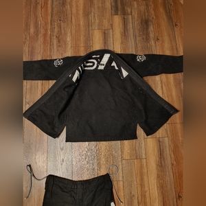 Albino & Preto Gi, Size A1L. Abstract black and white, limited release